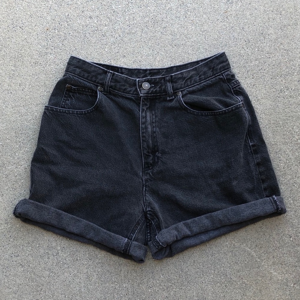 VINTAGE black shorts